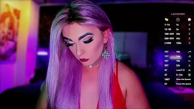 Snapshot of any_sophia chatting on 11/19/25, 11:27 any sophia online show from 11/19/25, 11:27