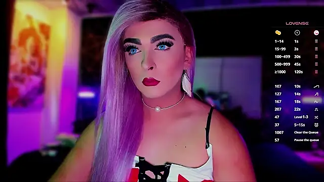 Snapshot of any_sophia chatting on 11/12/25, 02:43 any sophia online show from 11/12/25, 02:43