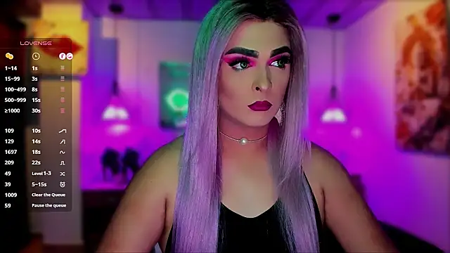 Snapshot of any_sophia chatting on 11/28/25, 10:32 any sophia online show from 11/28/25, 10:32