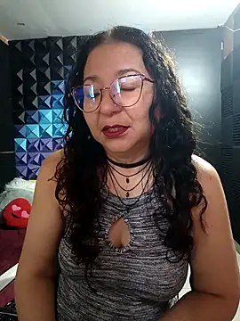 Snapshot of katifoxx chatting on 10/15/25, 03:20 katifoxx online show from 10/15/25, 03:20