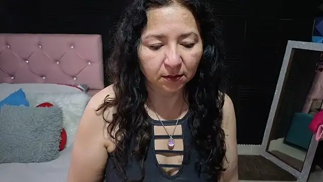Snapshot of katifoxx chatting on 05/04/26, 02:53 katifoxx online show from 05/04/26, 02:53