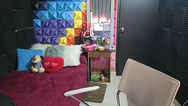 Snapshot of katifoxx chatting on 10/07/25, 03:35 katifoxx online show from 10/07/25, 03:35