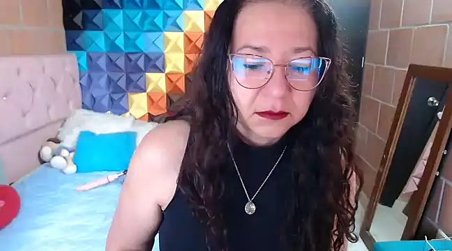 Snapshot of katifoxx chatting on 03/11/25, 03:12 katifoxx online show from 03/11/25, 03:12