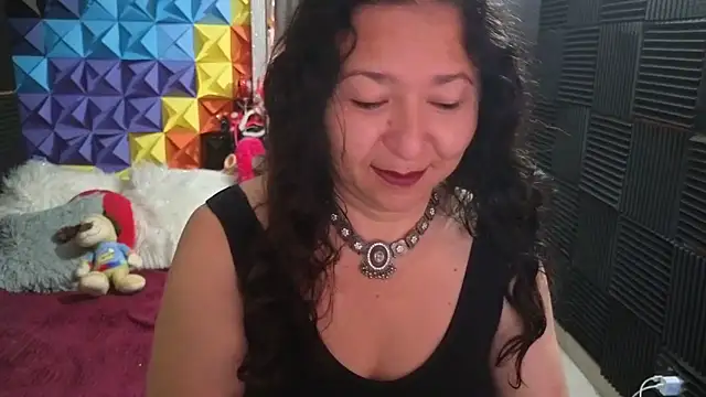 katifoxx online show from 11/18/25, 04:10