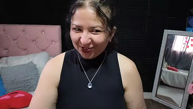 Snapshot of katifoxx chatting on 06/30/26, 03:23 katifoxx online show from 06/30/26, 03:23