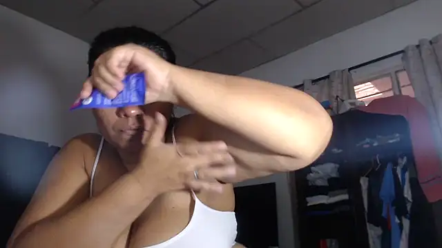 adrixxx38 online show from 02/06/26, 09:44