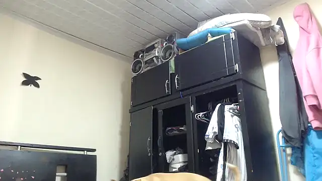 adrixxx38 online show from 05/03/26, 06:22
