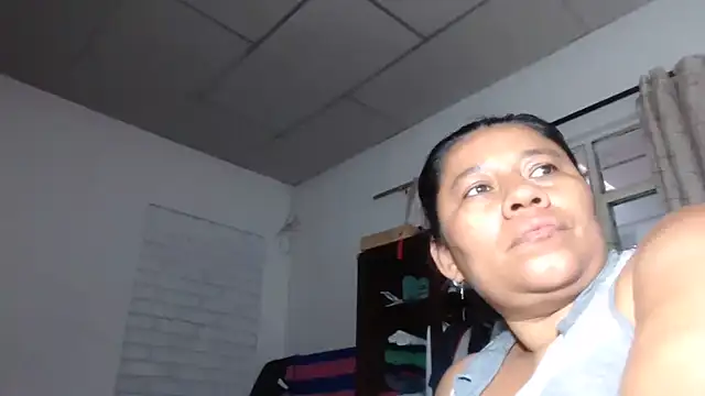 adrixxx38 online show from 11/28/25, 09:37