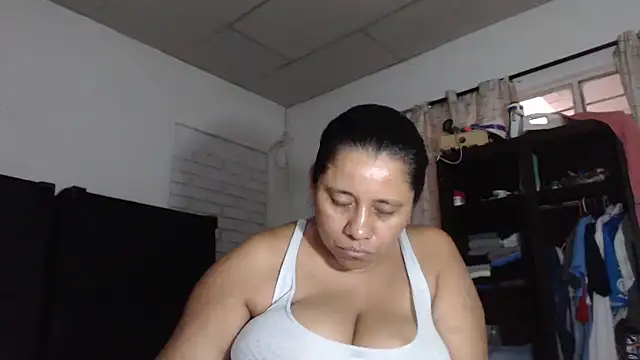 adrixxx38 online show from 02/17/26, 10:18