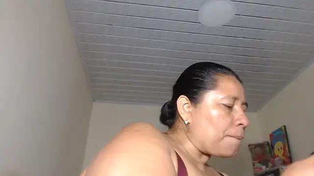 adrixxx38 online show from 10/15/25, 08:28