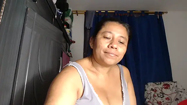 adrixxx38 online show from 04/03/26, 07:37