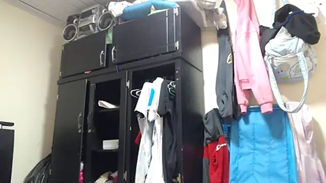 adrixxx38 online show from 04/09/26, 06:47