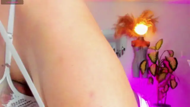 Angel Peach online show from 10/27/25, 02:07