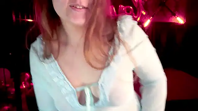 Snapshot of VinnaSky chatting on 02/15/26, 07:51 VinnaSky online show from 02/15/26, 07:51