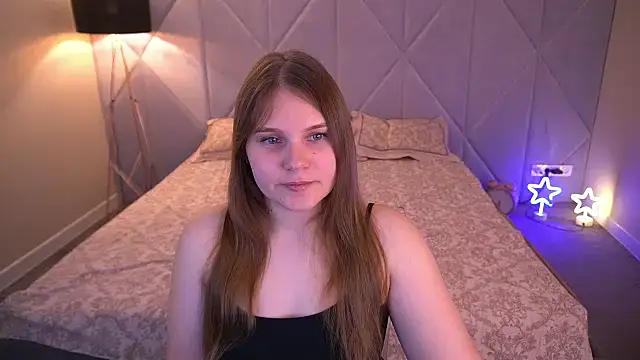 Snapshot of VinnaSky chatting on 04/08/26, 06:59 VinnaSky online show from 04/08/26, 06:59