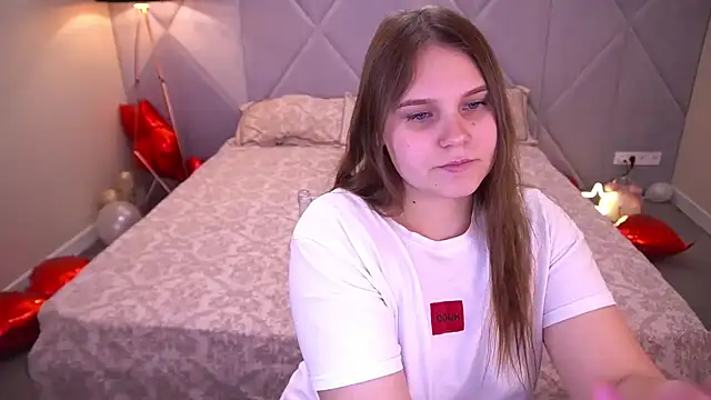 Snapshot of VinnaSky chatting on 02/17/26, 08:00 VinnaSky online show from 02/17/26, 08:00