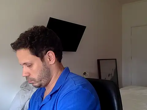 Snapshot of FelipeRiver chatting on 10/01/25, 01:26 FelipeRiver online show from 10/01/25, 01:26