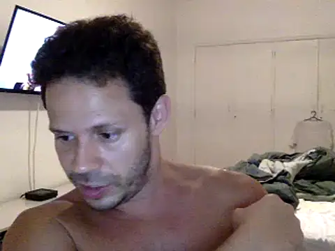 Snapshot of FelipeRiver chatting on 02/06/25, 02:22 FelipeRiver online show from 02/06/25, 02:22