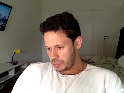 Snapshot of FelipeRiver chatting on 02/04/25, 03:47 FelipeRiver online show from 02/04/25, 03:47