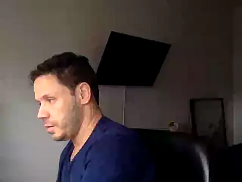 Snapshot of FelipeRiver chatting on 10/09/25, 02:06 FelipeRiver online show from 10/09/25, 02:06