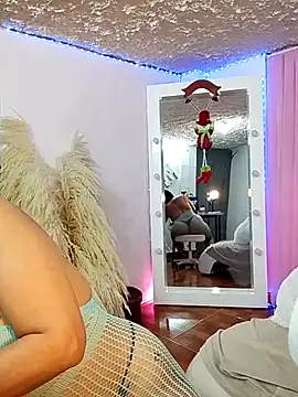 zullyxhot online show from 12/18/25, 11:30