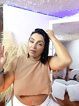 Snapshot of zullyxhot chatting on 10/07/25, 09:38 zullyxhot online show from 10/07/25, 09:38