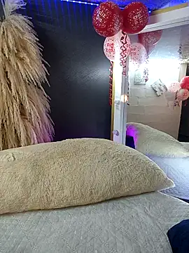 Snapshot of zullyxhot chatting on 09/19/25, 10:14 zullyxhot online show from 09/19/25, 10:14