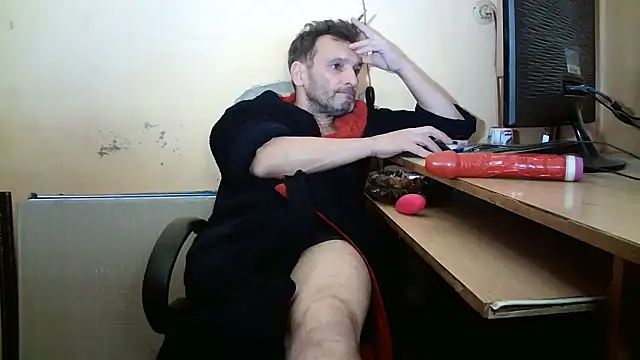 Snapshot of dundyFocus chatting on 12/20/25, 01:47 dundyFocus online show from 12/20/25, 01:47