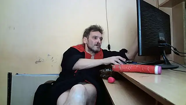 Snapshot of dundyFocus chatting on 03/06/26, 01:39 dundyFocus online show from 03/06/26, 01:39