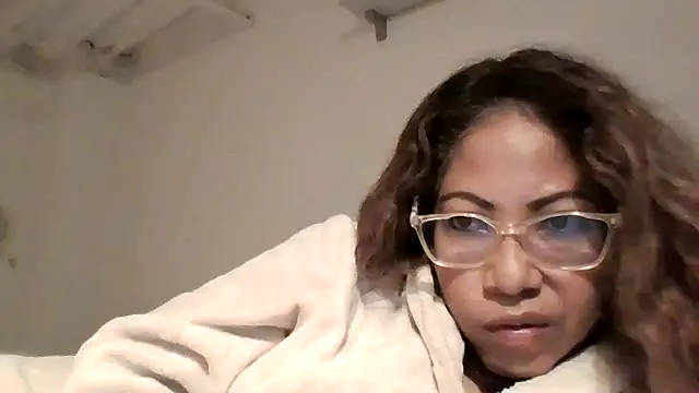 Snapshot of mila38 chatting on 01/10/25, 10:46 mila38 online show from 01/10/25, 10:46