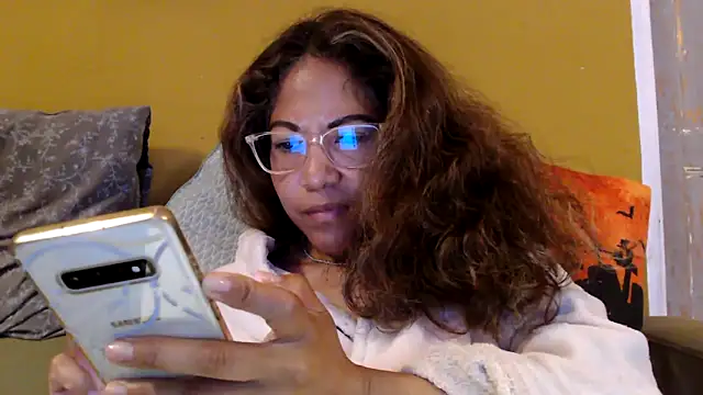 Snapshot of mila38 chatting on 03/14/25, 11:53 mila38 online show from 03/14/25, 11:53