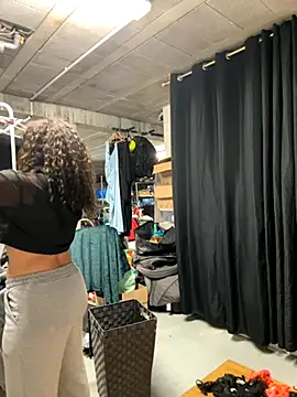 Clara-xoxo online show from 11/30/25, 02:29