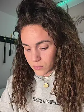 Clara-xoxo online show from 02/21/26, 10:01