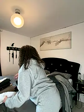 Clara-xoxo online show from 12/21/25, 03:14