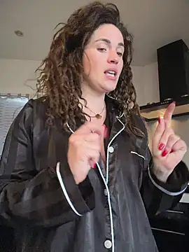 Clara-xoxo online show from 02/19/26, 09:28