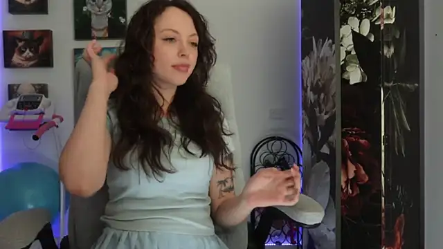 makiyahbelle online show from 01/05/25, 09:37