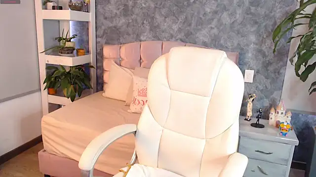 Snapshot of niko_robin chatting on 10/30/25, 06:16 niko robin online show from 10/30/25, 06:16