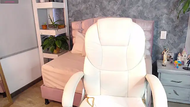 Snapshot of niko_robin chatting on 11/29/25, 05:24 niko robin online show from 11/29/25, 05:24