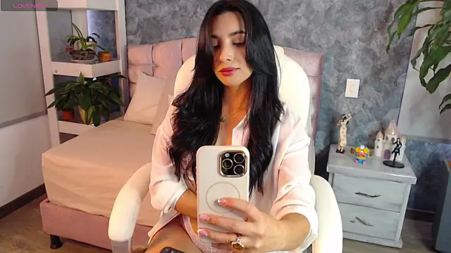 Snapshot of niko_robin chatting on 11/16/25, 06:34 niko robin online show from 11/16/25, 06:34