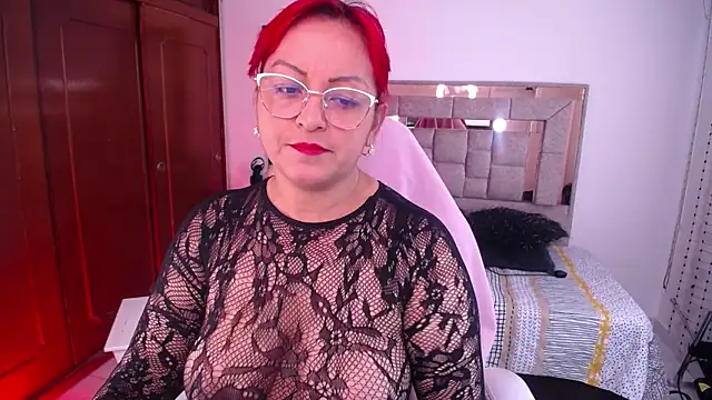Snapshot of salomecastro_ chatting on 10/19/25, 03:37 salomecastro online show from 10/19/25, 03:37