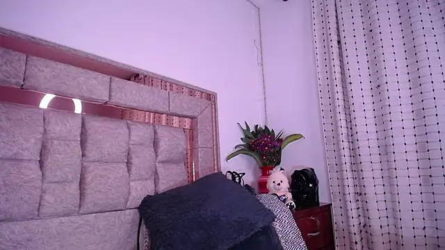 Snapshot of salomecastro_ chatting on 03/01/25, 09:40 salomecastro online show from 03/01/25, 09:40