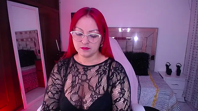 Snapshot of salomecastro_ chatting on 09/30/25, 03:45 salomecastro online show from 09/30/25, 03:45