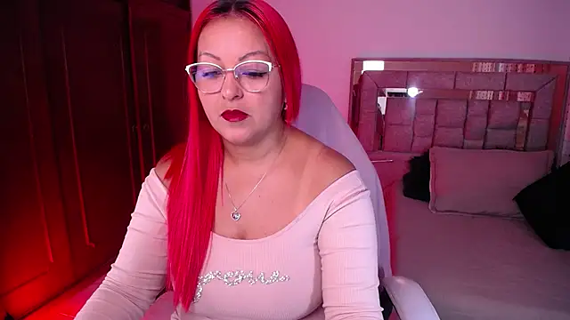 salomecastro  online show from 05/18/26, 10:47