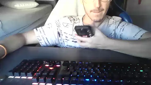 Troycm online show from 10/05/25, 04:31