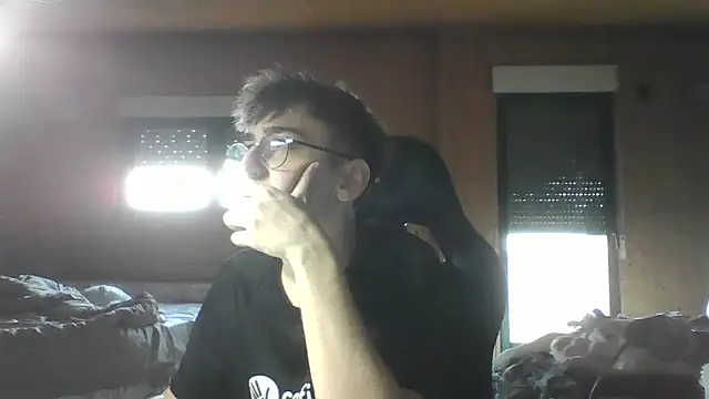 Troycm online show from 12/05/25, 03:32