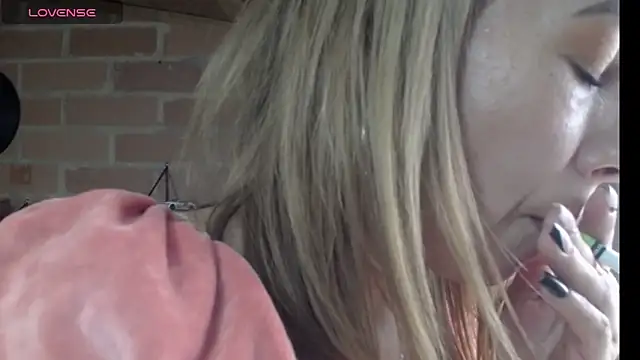 cristin doll  online show from 04/11/26, 07:28