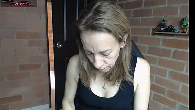cristin doll  online show from 04/28/26, 01:26