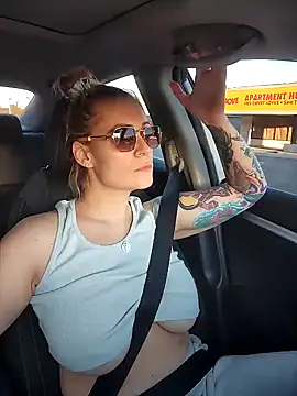 Snapshot of HollyTattoo chatting on 12/05/24, 09:55 HollyTattoo online show from 12/05/24, 09:55