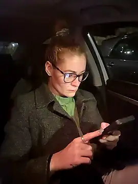 Snapshot of HollyTattoo chatting on 12/07/24, 12:25 HollyTattoo online show from 12/07/24, 12:25