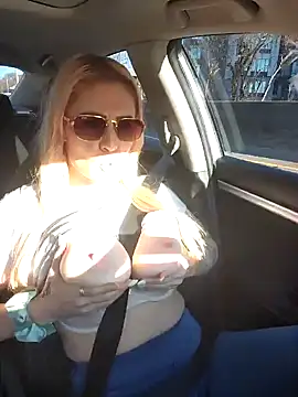 Snapshot of HollyTattoo chatting on 12/11/24, 09:01 HollyTattoo online show from 12/11/24, 09:01